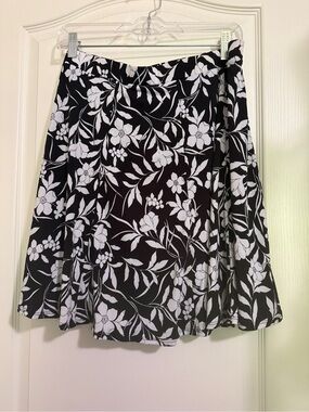 Susan Graver Black and White Floral Skater Skirt